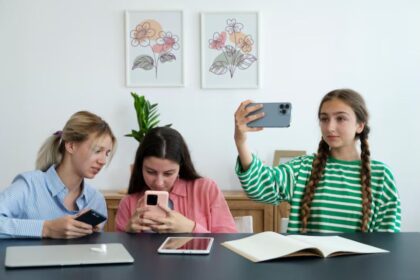 Social Media Girls